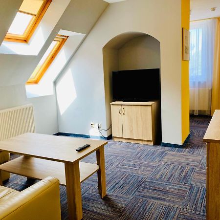 Azalia Bed & Breakfast อุสตรอเนียมอร์สเกีย ภายนอก รูปภาพ