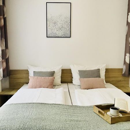 Azalia Bed & Breakfast อุสตรอเนียมอร์สเกีย ภายนอก รูปภาพ