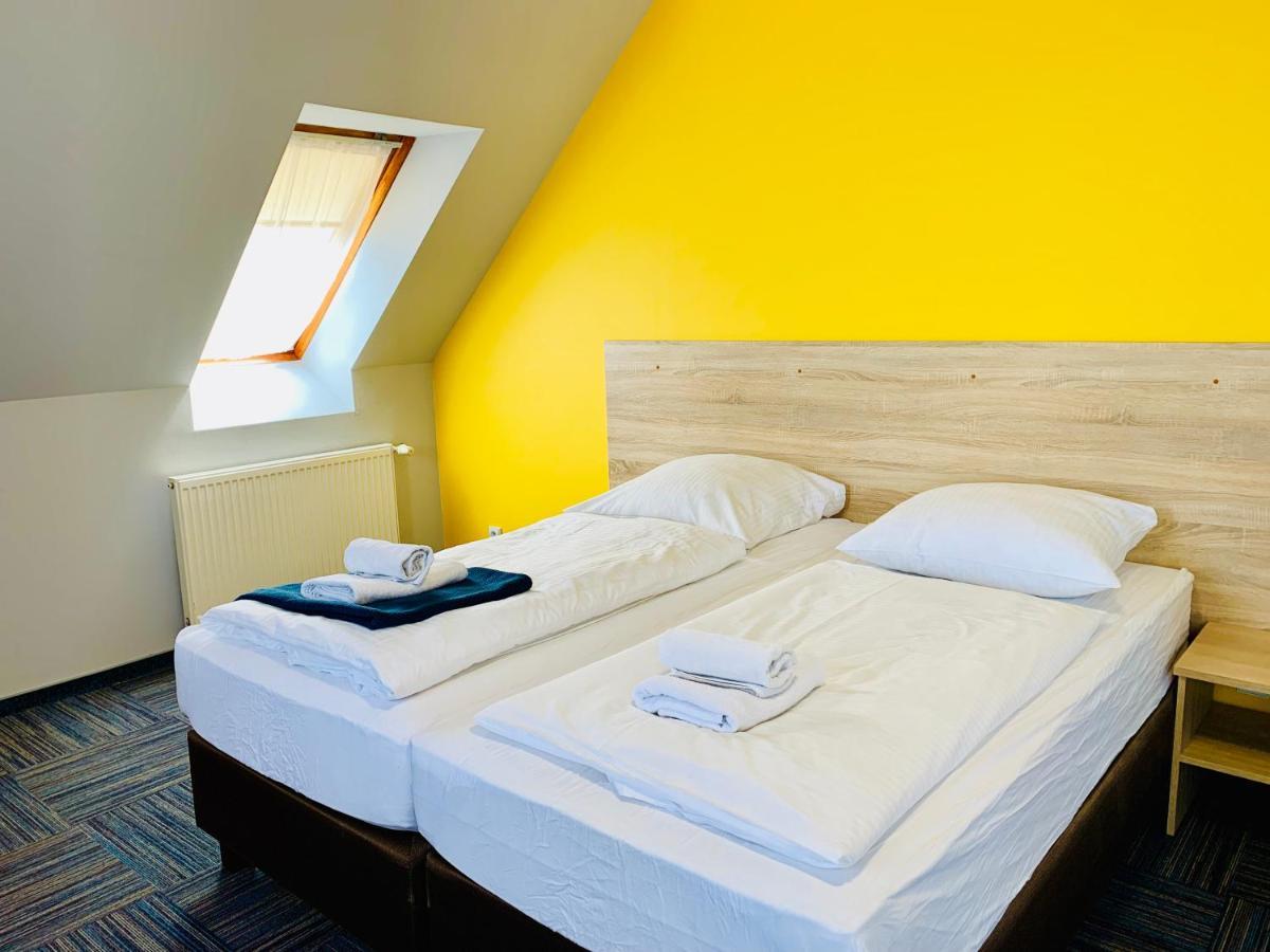 Azalia Bed & Breakfast อุสตรอเนียมอร์สเกีย ภายนอก รูปภาพ
