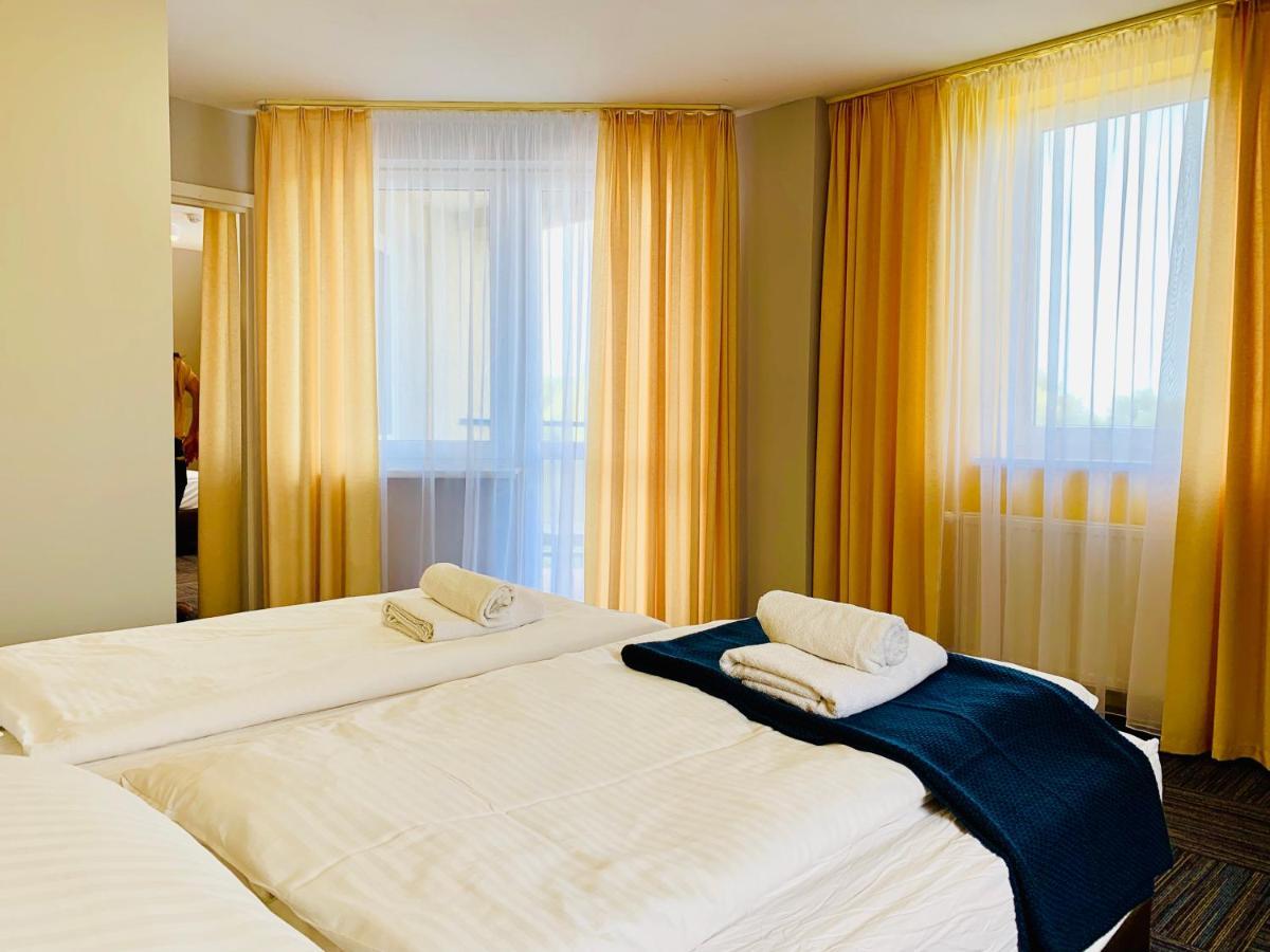 Azalia Bed & Breakfast อุสตรอเนียมอร์สเกีย ภายนอก รูปภาพ