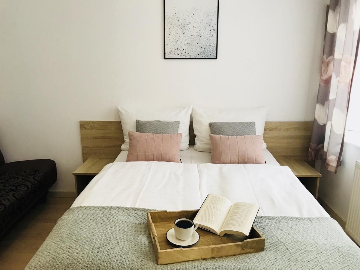 Azalia Bed & Breakfast อุสตรอเนียมอร์สเกีย ภายนอก รูปภาพ
