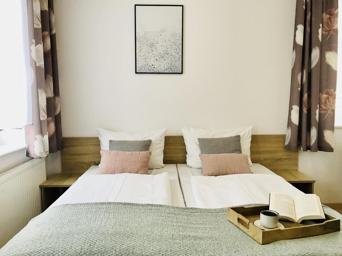 Azalia Bed & Breakfast อุสตรอเนียมอร์สเกีย ภายนอก รูปภาพ