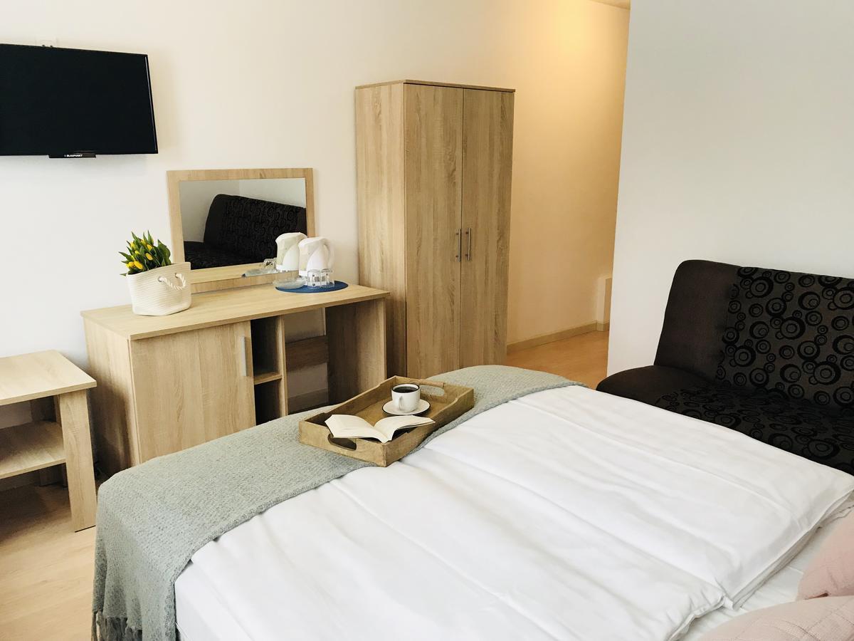 Azalia Bed & Breakfast อุสตรอเนียมอร์สเกีย ภายนอก รูปภาพ