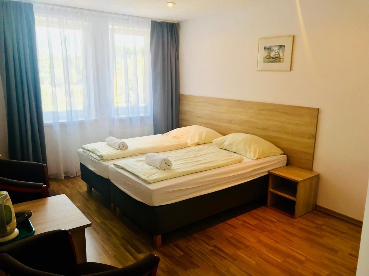 Azalia Bed & Breakfast อุสตรอเนียมอร์สเกีย ภายนอก รูปภาพ