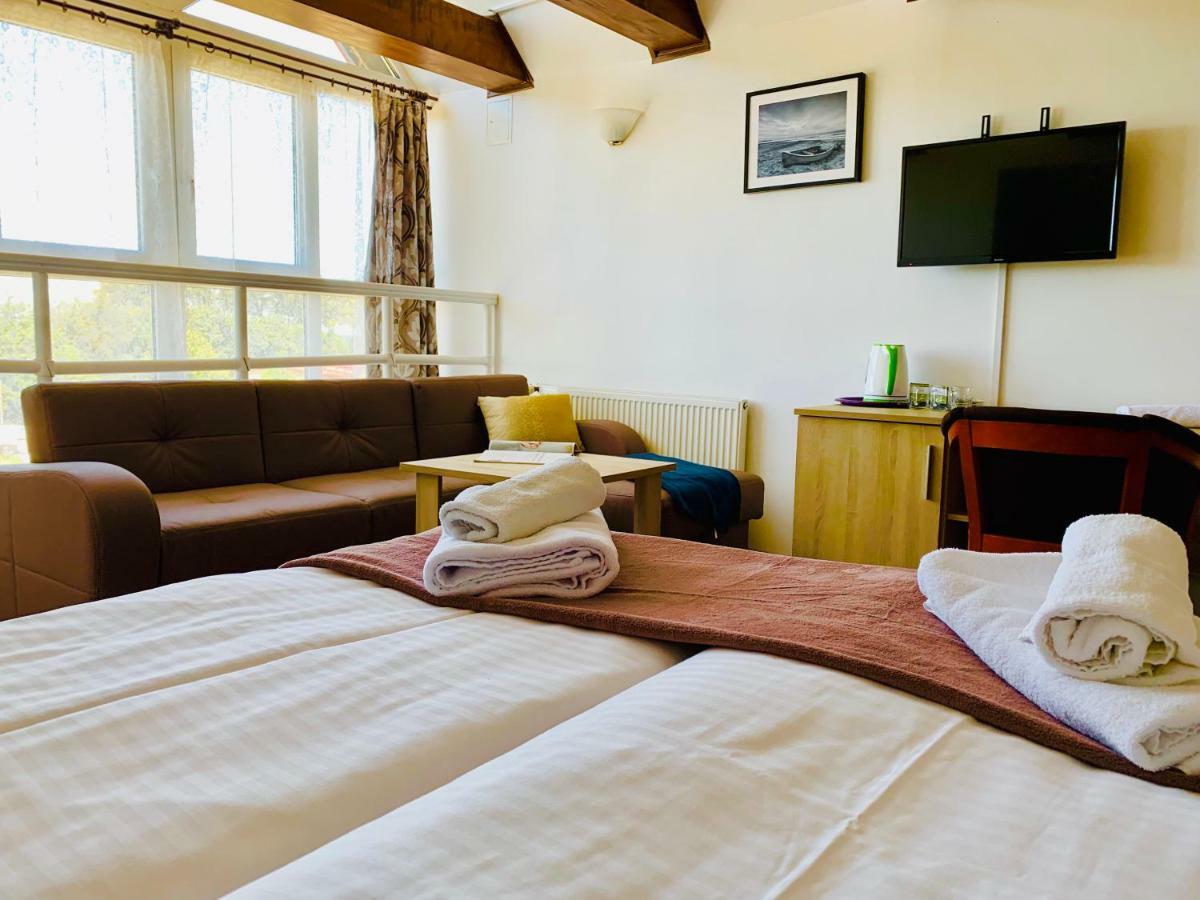 Azalia Bed & Breakfast อุสตรอเนียมอร์สเกีย ภายนอก รูปภาพ