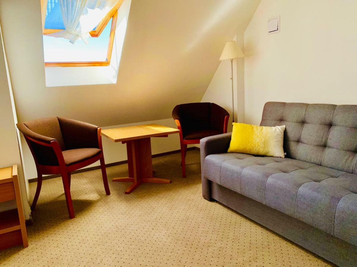 Azalia Bed & Breakfast อุสตรอเนียมอร์สเกีย ภายนอก รูปภาพ