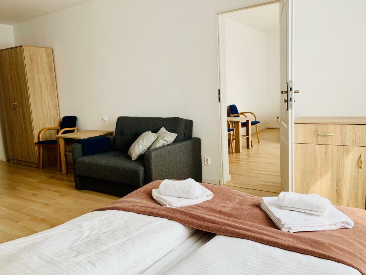 Azalia Bed & Breakfast อุสตรอเนียมอร์สเกีย ภายนอก รูปภาพ