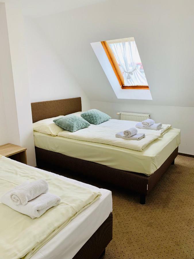 Azalia Bed & Breakfast อุสตรอเนียมอร์สเกีย ภายนอก รูปภาพ